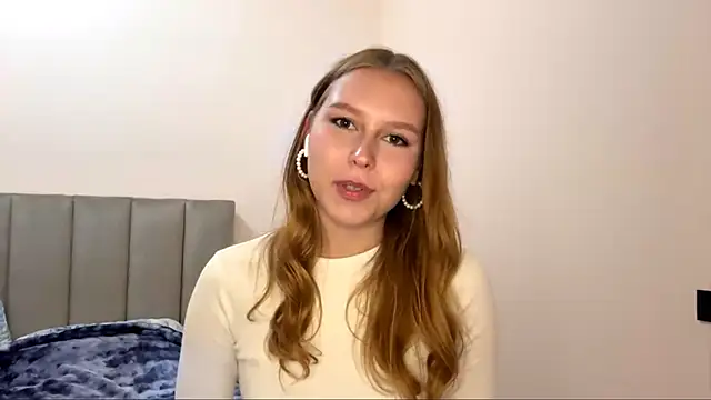 Snapshot of AlisaDreamy chatting on May 2026 02:33:01 PM AlisaDreamy online show from May 2026 02:33:01 PM