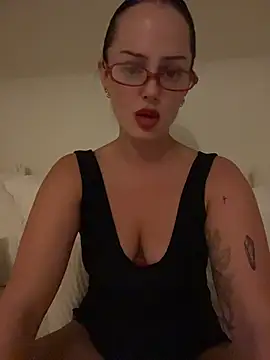 molotovmami online show from July 2026 11:18:01 PM