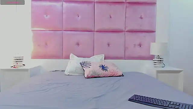 Snapshot of nia_macci chatting on May 2026 01:16:02 PM nia macci online show from May 2026 01:16:02 PM