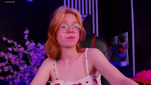 Snapshot of FoxxyyPolly chatting on June 2026 05:35:02 AM FoxxyyPolly online show from June 2026 05:35:02 AM