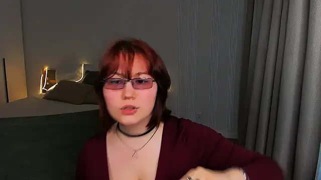 MiaLacrice online show from May 2026 11:50:02 AM