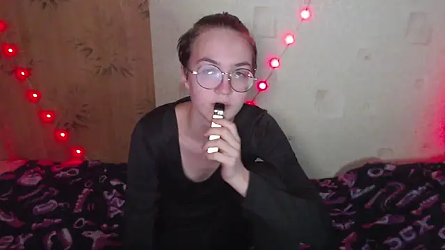 Alessa Kiss online show from May 2026 04:58:02 PM