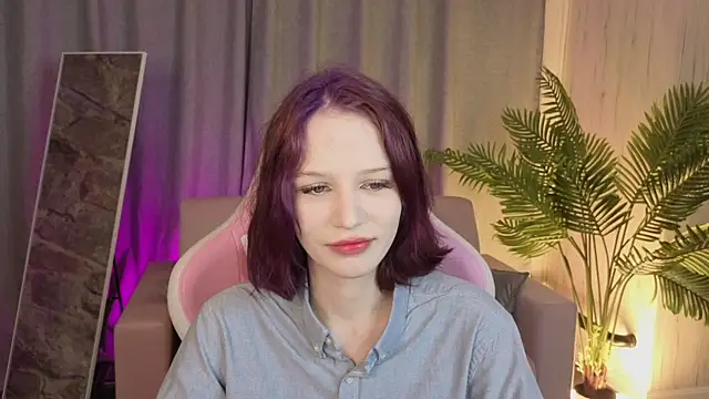 Snapshot of AliceJohansone chatting on May 2026 01:58:01 AM AliceJohansone online show from May 2026 01:58:01 AM