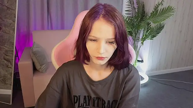 Snapshot of AliceJohansone chatting on May 2026 01:25:02 AM AliceJohansone online show from May 2026 01:25:02 AM