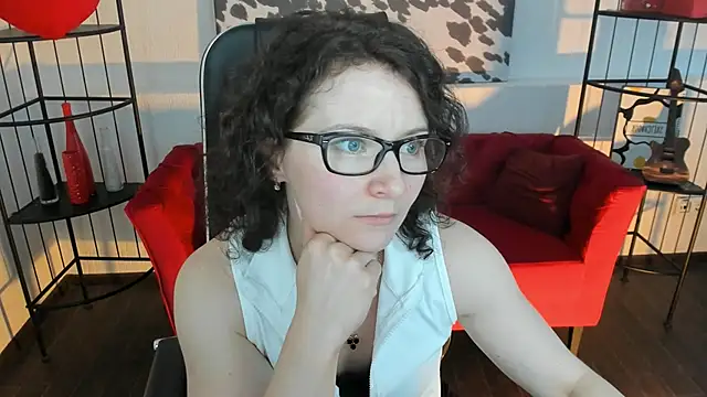 AureliaGleam online show from May 2026 09:03:02 AM