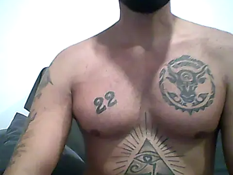 Alessandromagno8 online show from May 2026 06:26:04 PM