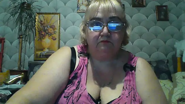 MarinaFarina53 online show from June 2026 05:56:02 PM