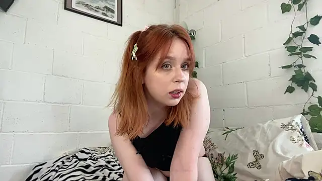 Amber  Fox online show from June 2026 10:02:02 AM