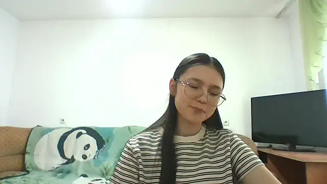 Snapshot of MalindaPerrino chatting on May 2026 07:47:01 AM MalindaPerrino online show from May 2026 07:47:01 AM