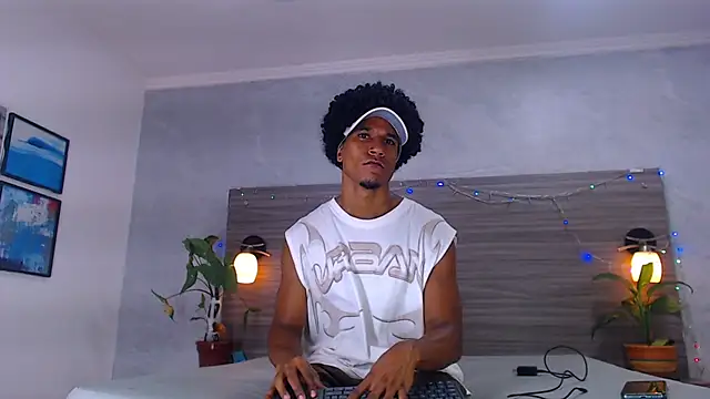 Snapshot of Dilan_Hall chatting on May 2026 03:53:02 PM Dilan Hall online show from May 2026 03:53:02 PM