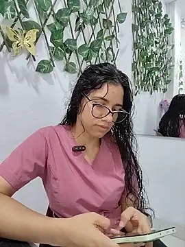 alanahot94 online show from June 2026 03:47:01 PM