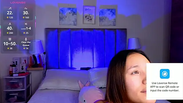 Snapshot of Victoria_Hils chatting on June 2026 04:23:01 PM Victoria Hils online show from June 2026 04:23:01 PM