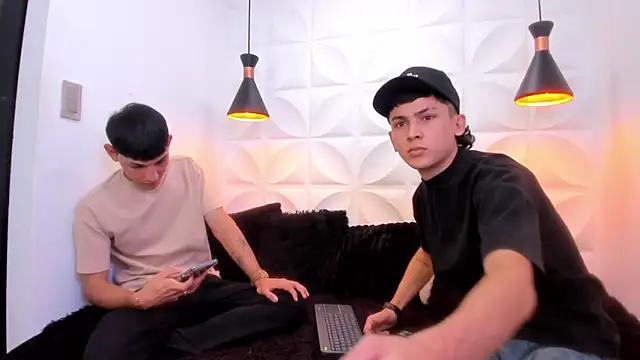 Matiuss and Tonnycam online show from May 2026 08:25:01 PM