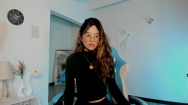 Snapshot of Zoe_dear chatting on May 2026 09:23:02 PM Zoe dear online show from May 2026 09:23:02 PM