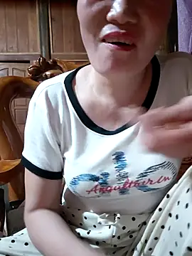 Snapshot of -Trici- chatting on June 2026 12:22:01 PM -Trici- online show from June 2026 12:22:01 PM
