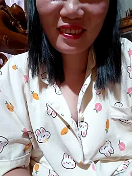 Snapshot of -Trici- chatting on July 2026 04:02:02 PM -Trici- online show from July 2026 04:02:02 PM