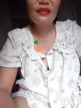 Snapshot of -Trici- chatting on July 2026 10:21:02 AM -Trici- online show from July 2026 10:21:02 AM