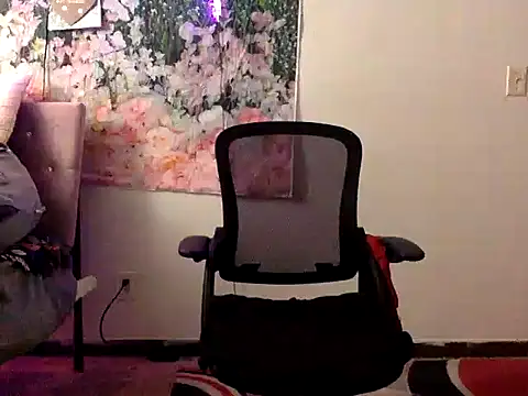 Fetiishjoiqueen online show from May 2026 12:17:01 AM