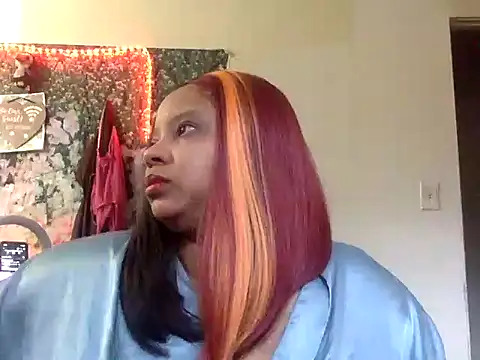 Fetiishjoiqueen online show from May 2026 12:52:01 AM