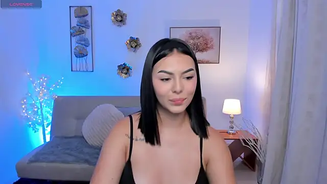 Emma Moretti1 online show from May 2026 07:43:01 PM