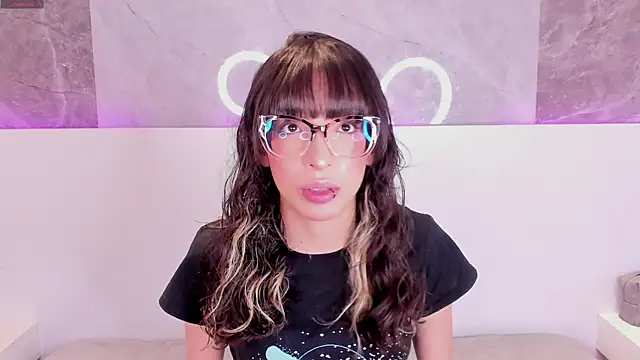 EmiliaBell  online show from June 2026 01:12:02 PM