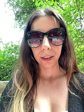 Snapshot of GirlNextDoorBianca chatting on May 2026 01:52:01 PM GirlNextDoorBianca online show from May 2026 01:52:01 PM