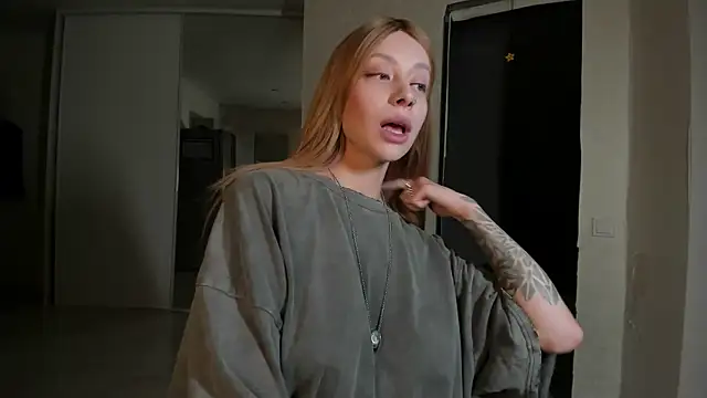 Snapshot of Jane_Bright chatting on December 2024 04:27:01 PM Jane Bright online show from December 2024 04:27:01 PM