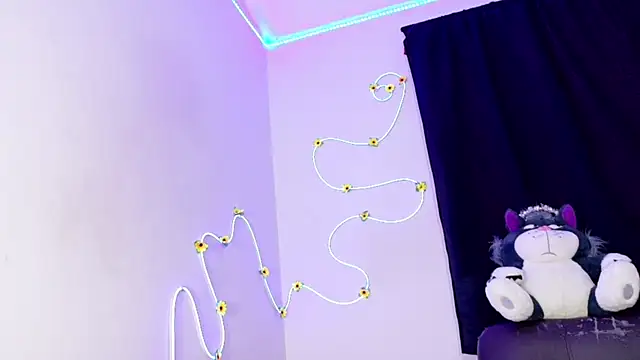 everlin 01 online show from June 2026 07:46:01 PM