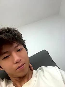 Snapshot of luo-77 chatting on July 2026 10:17:01 AM luo-77 online show from July 2026 10:17:01 AM