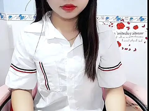Snapshot of Emilysexy_cut chatting on June 2026 04:50:01 AM Emilysexy cut online show from June 2026 04:50:01 AM