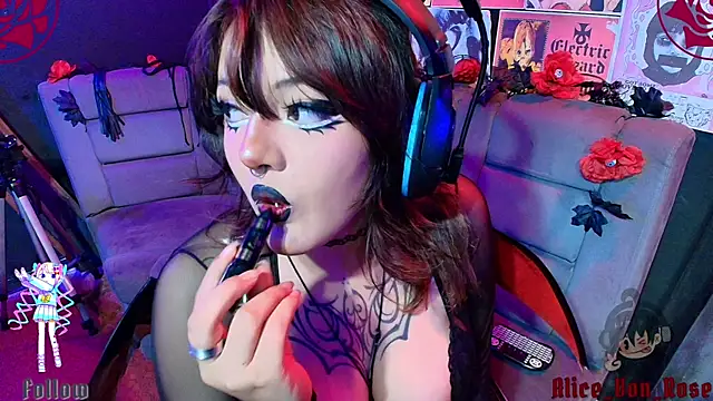 Snapshot of Alice_von_rose chatting on June 2026 05:23:02 AM Alice von rose online show from June 2026 05:23:02 AM