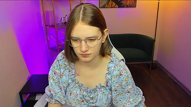 Snapshot of MiaNoon chatting on June 2026 10:28:02 AM MiaNoon online show from June 2026 10:28:02 AM