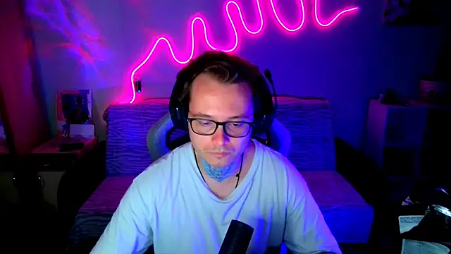 MeLanXolik online show from June 2026 06:51:02 PM