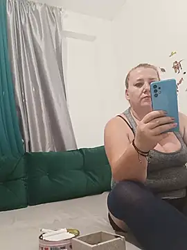 JuliaBestX online show from July 2026 09:32:01 PM