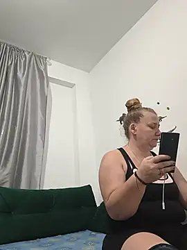 JuliaBestX online show from July 2026 11:09:02 PM