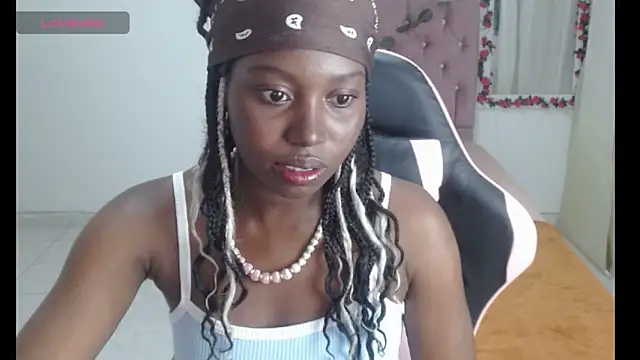 Snapshot of luna_bella160920 chatting on May 2026 07:33:02 PM luna bella160920 online show from May 2026 07:33:02 PM