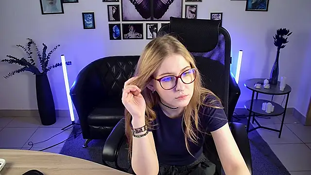 lanafitch online show from June 2026 10:24:02 AM