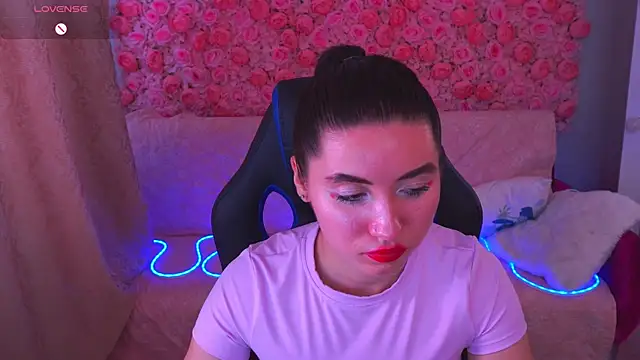 Snapshot of Lola_Leeee chatting on May 2026 12:57:02 PM Lola Leeee online show from May 2026 12:57:02 PM