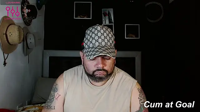 Snapshot of perverseveteranmanxxx chatting on December 2024 01:58:01 AM perverseveteranmanxxx online show from December 2024 01:58:01 AM