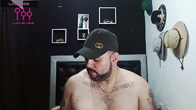 Snapshot of perverseveteranmanxxx chatting on December 2024 10:58:01 PM perverseveteranmanxxx online show from December 2024 10:58:01 PM