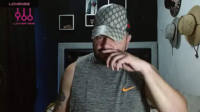 Snapshot of perverseveteranmanxxx chatting on December 2024 05:00:01 PM perverseveteranmanxxx online show from December 2024 05:00:01 PM