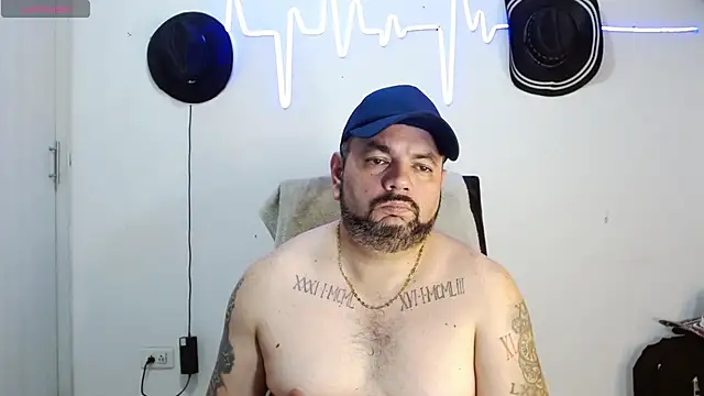 Snapshot of perverseveteranmanxxx chatting on December 2024 04:56:02 AM perverseveteranmanxxx online show from December 2024 04:56:02 AM