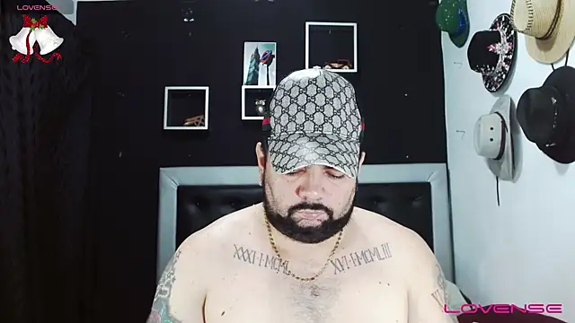 Snapshot of perverseveteranmanxxx chatting on December 2024 04:20:02 AM perverseveteranmanxxx online show from December 2024 04:20:02 AM