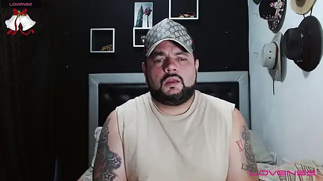 Snapshot of perverseveteranmanxxx chatting on December 2024 07:29:01 PM perverseveteranmanxxx online show from December 2024 07:29:01 PM