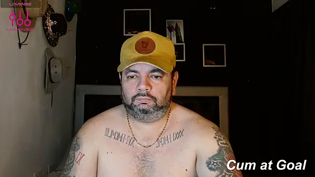 Snapshot of perverseveteranmanxxx chatting on January 2025 05:41:02 AM perverseveteranmanxxx online show from January 2025 05:41:02 AM