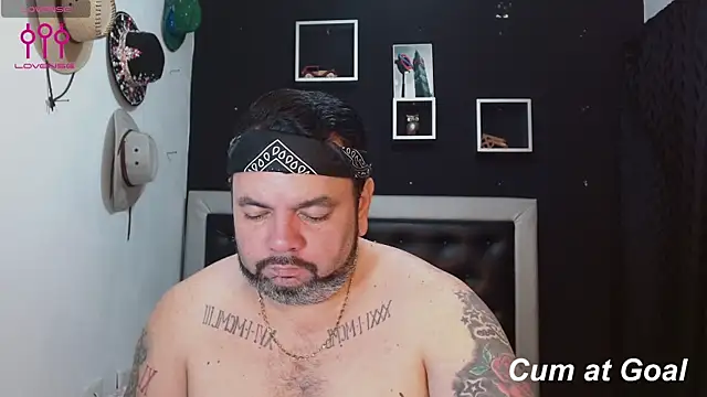 Snapshot of perverseveteranmanxxx chatting on January 2025 04:50:02 PM perverseveteranmanxxx online show from January 2025 04:50:02 PM