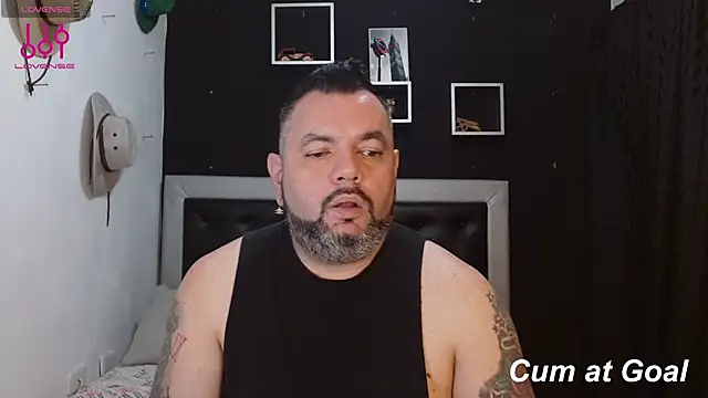 Snapshot of perverseveteranmanxxx chatting on January 2025 12:23:01 AM perverseveteranmanxxx online show from January 2025 12:23:01 AM