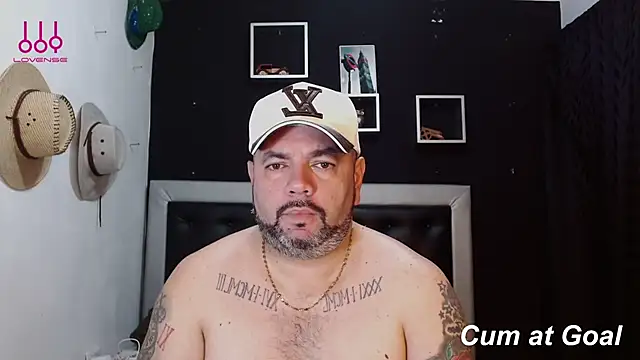 Snapshot of perverseveteranmanxxx chatting on January 2025 03:21:01 PM perverseveteranmanxxx online show from January 2025 03:21:01 PM