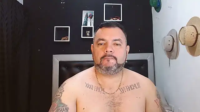 Snapshot of perverseveteranmanxxx chatting on January 2025 01:13:01 PM perverseveteranmanxxx online show from January 2025 01:13:01 PM