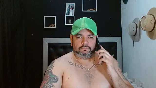 Snapshot of perverseveteranmanxxx chatting on January 2025 03:14:02 PM perverseveteranmanxxx online show from January 2025 03:14:02 PM